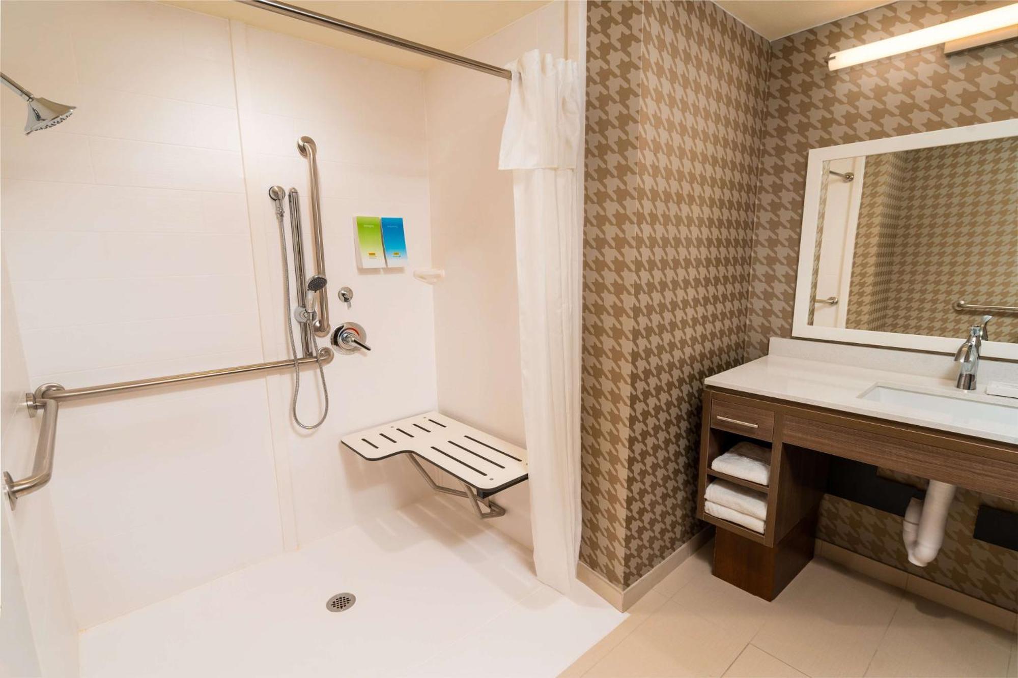 Home2 Suites Μπέικερσφιλντ Εξωτερικό φωτογραφία